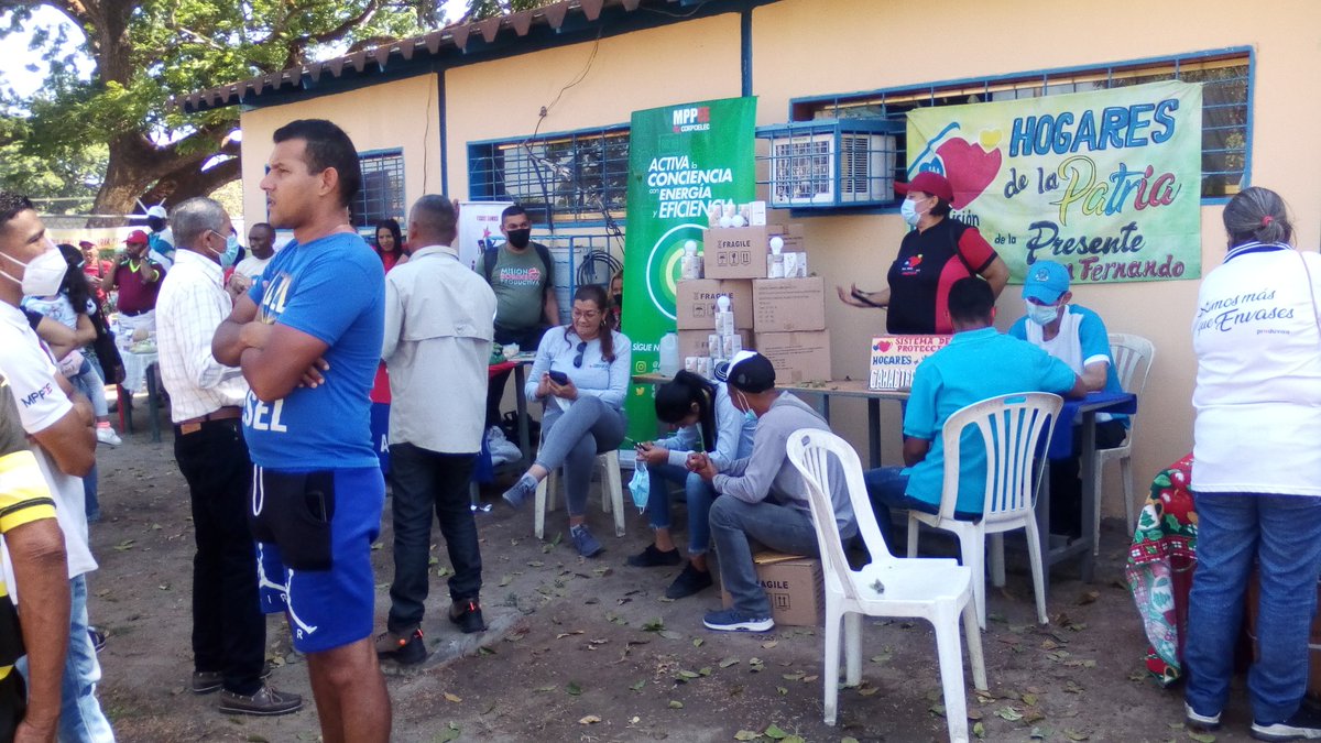 NoticiasDAR's tweet photo. Jornada social integral El Recreo en San Fernando de Apure, con la asistencia del gobernador del estado, Eduardo Piñate. Se prestó asesoría en materia de Lopnna por parte del Juzgado Superior y de la Oficina Regional de Participación Ciudadana.

#TalentoDeCorazónInfantil2022 https://t.co/NCwuRGTsti