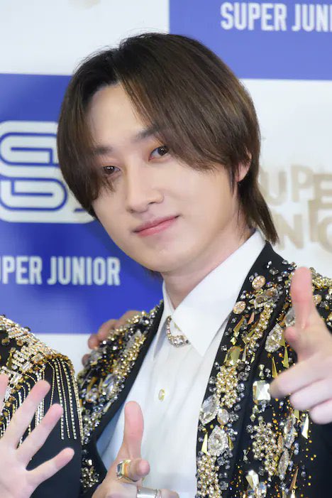 Rozaminsung1's tweet photo. Eunhyuk Birthday
#일단_생일주인공_은_혁이
#HappyEunhyukDay
@SJofficial @AllRiseSilver 
یجوری که  دلبری که حد ندارع
ماه قشنگم https://t.co/uwBUG1Egcp