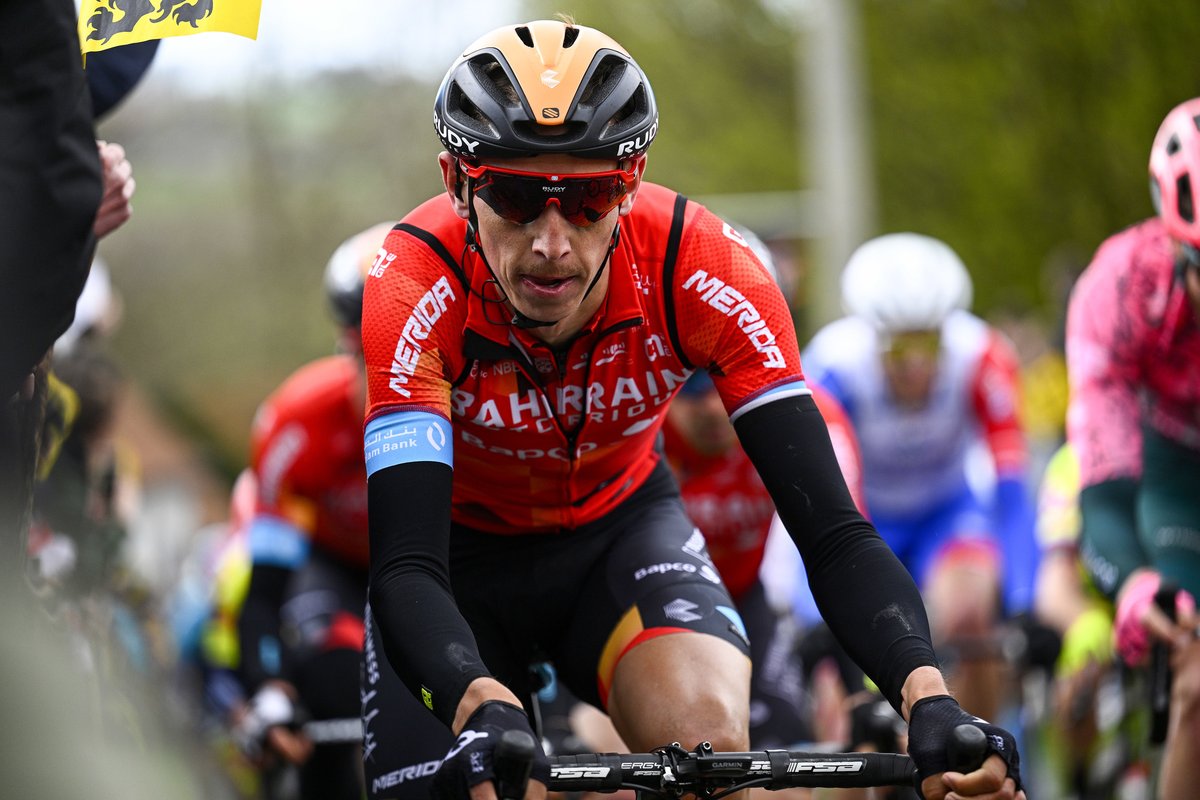 BHRVictorious's tweet photo. Incredible finale at the @RondeVlaanderen. 

We have two riders in the top ten as @dylan_teuns is 6th (+2") and @fred_wright0 7th (+11").

#RideAsOne #RVV22

📸 @SprintCycling https://t.co/UVZrekUPak