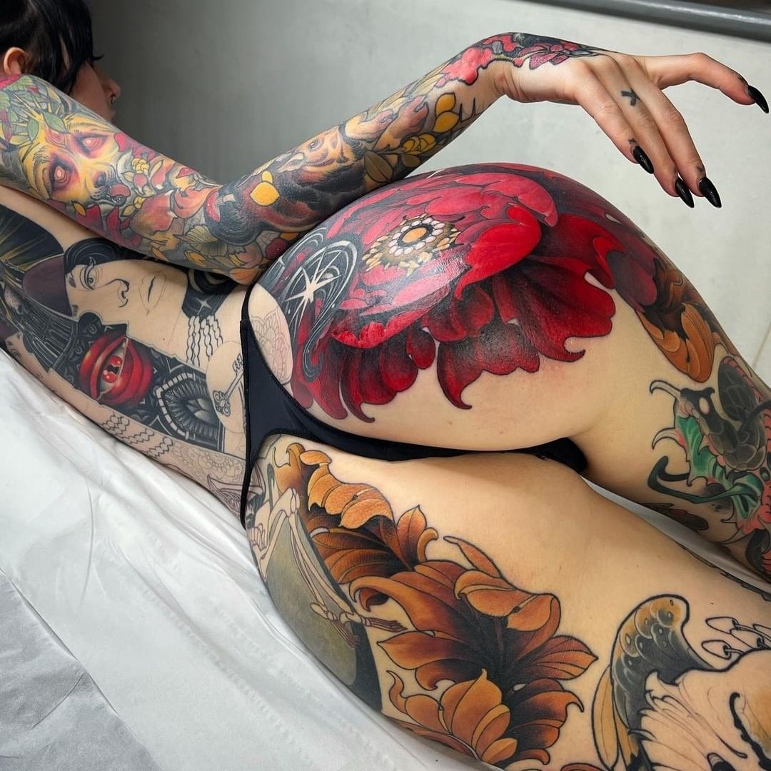 Inkedmag's tweet photo. 🍑🌹 katabdy on IG #tattoogirls https://t.co/HT7giAEWVh