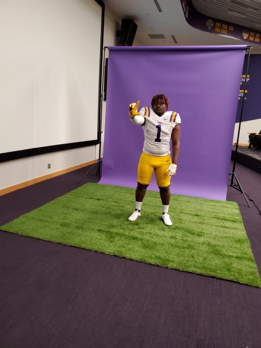 ChristianImHIm's tweet photo. Thank you for a great junior day @LSUfootball 
@CoachBrianKelly 
@LSUsports https://t.co/YoKO2EwVVp