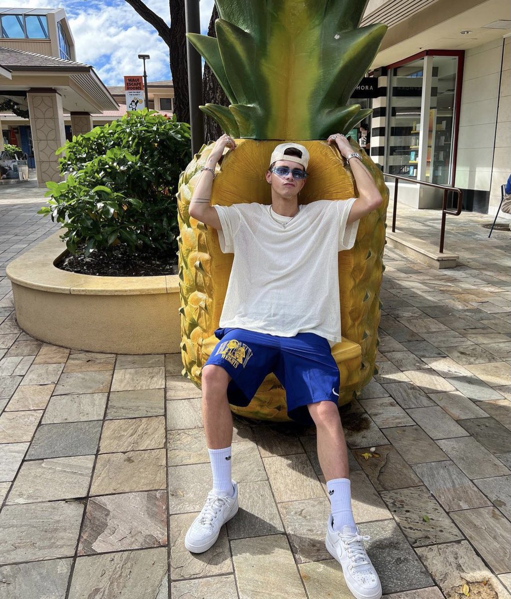 daytimebesson's tweet image. favourite person 💖💞💕