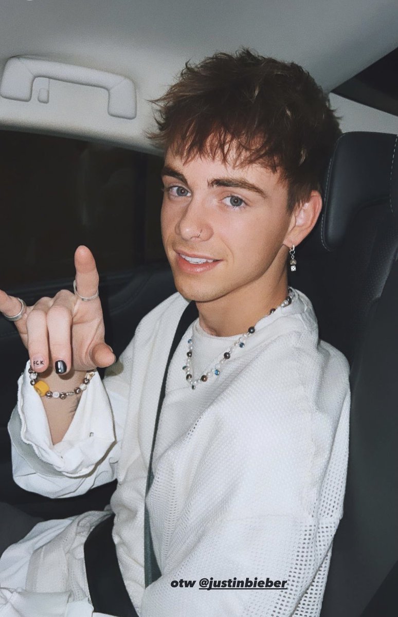 daytimebesson's tweet image. favourite person 💖💞💕