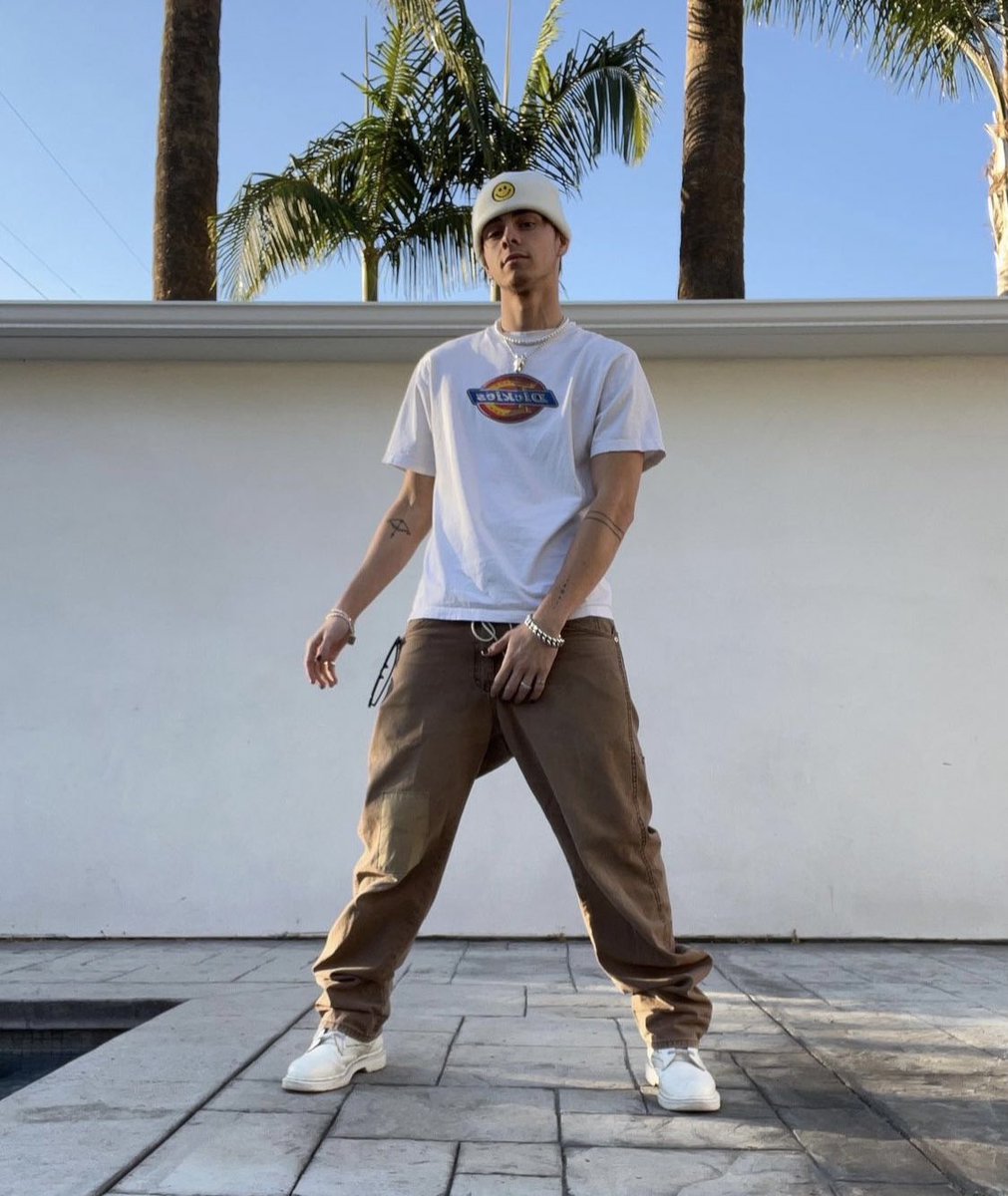 daytimebesson's tweet image. favourite person 💖💞💕