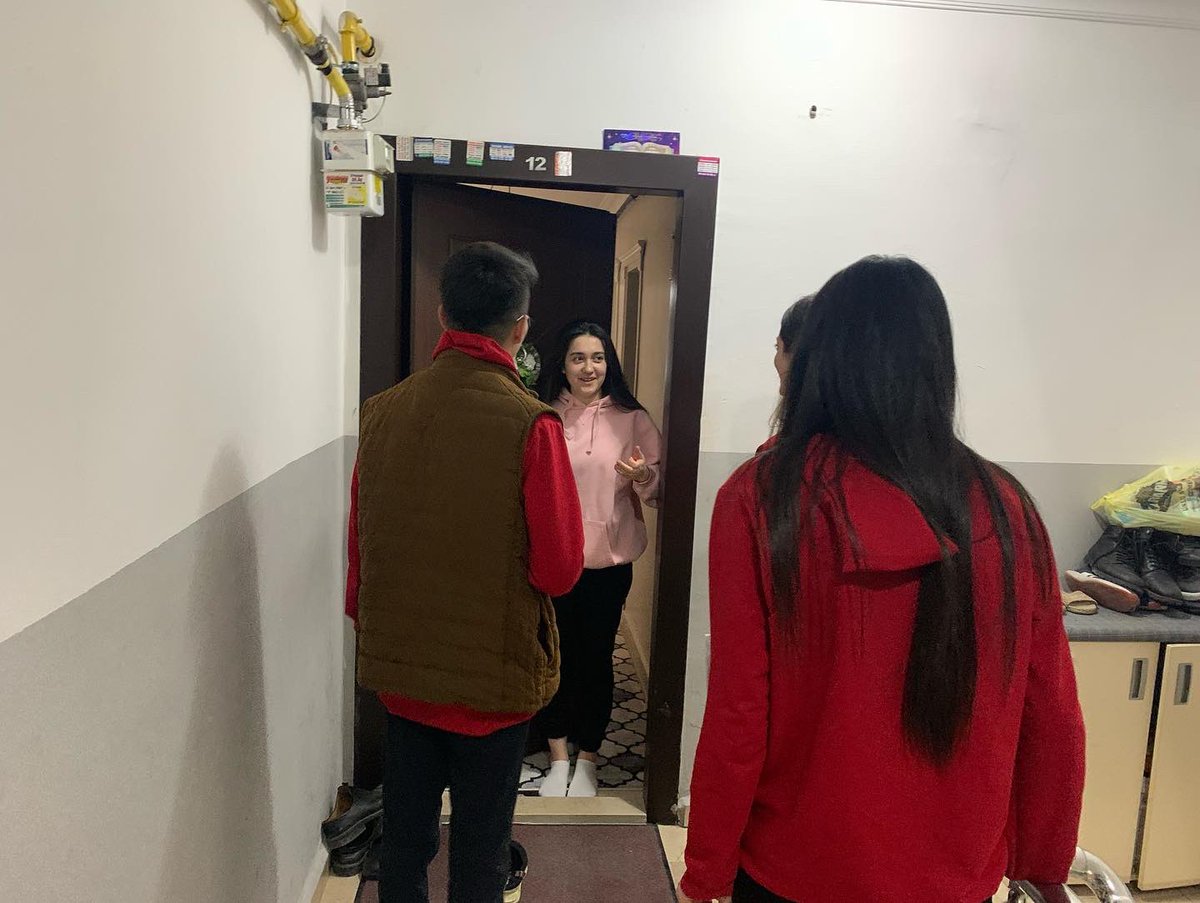 Erdinccaktas's tweet photo. @cm_aydin @DalbudakDilara @ayguncanbolatt @serdardemirchp @hurkancurebal Esenyurt / Akçaburgaz mahallemizdeki genç seçmenlerimizin kapılarını çalıyoruz başkanım.. https://t.co/wtTxiEsPPc