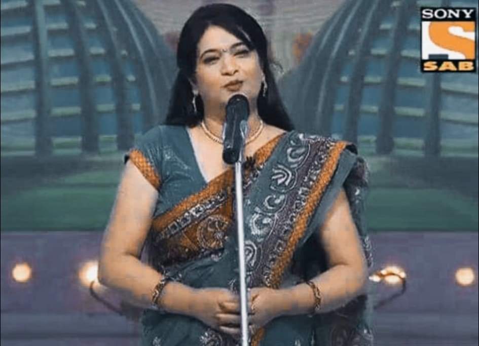 kavitakiran's tweet photo. नज़्म "चिटखनी" 
यादों के दरवाज़े पर लगा दें
चिटखनी आओ
वो यादें,जो नींद से एकाएक 
जगा देती हैं हमें..
अचेतन मन पर ज़ोर से दस्तक देकर,
और फिर सोने नहीं देतीं हैं सारी रात..
जगाए रखती हैं हमें
आँखो में पिन की तरह 
चुभ-चुभ कर...(क्रमशः)
©डॉ कविता"किरण"
@kavitakiran
#sab_tv #sony_sab https://t.co/gde9vYHDr9