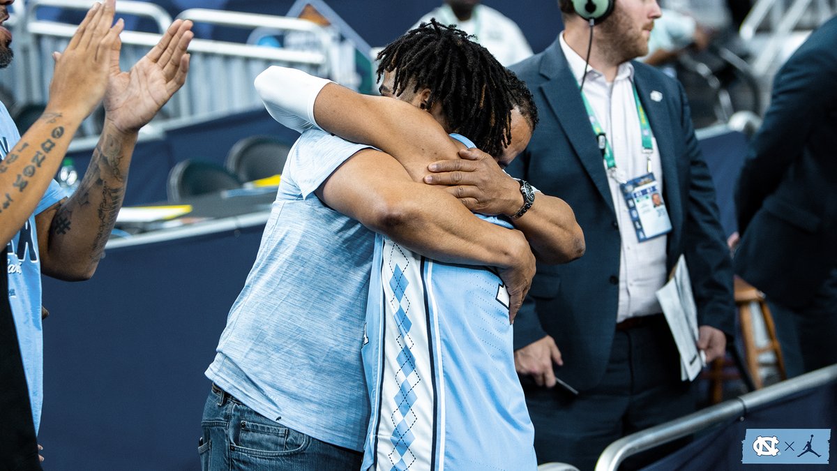 UNC_Basketball's tweet photo. Love everything about this 💙

#CarolinaFamily | #MFinalFour https://t.co/v8TgN0rThm