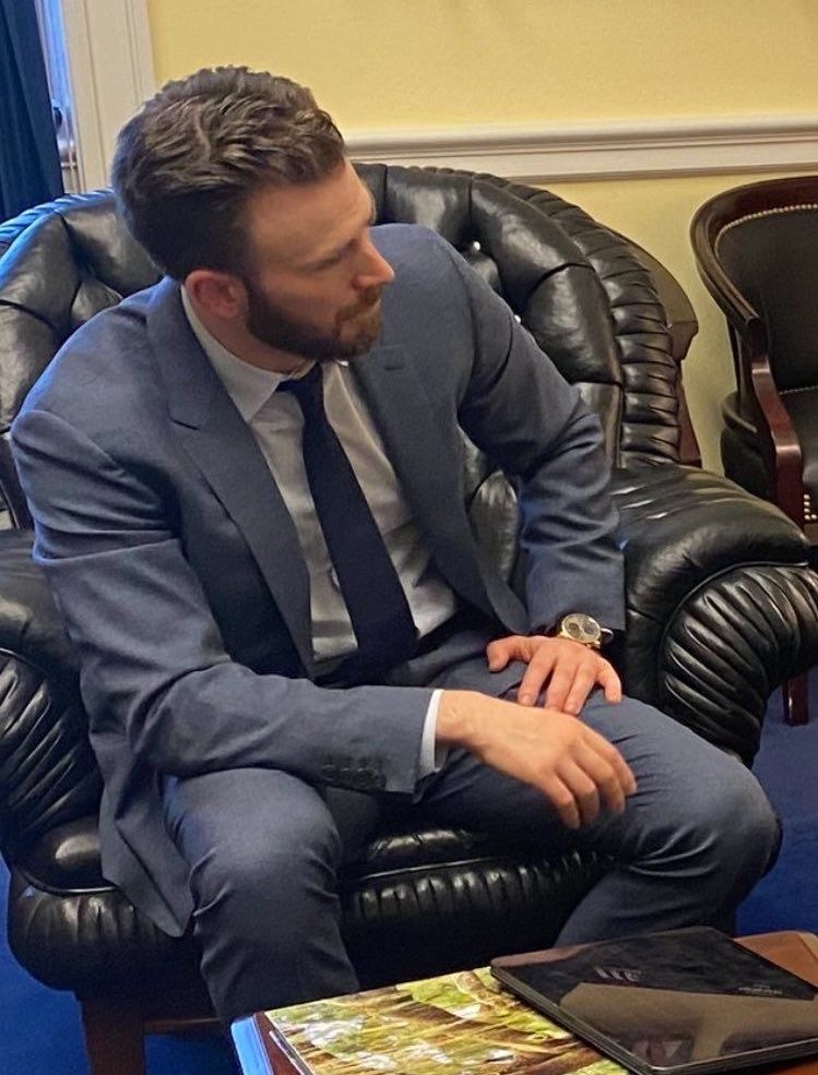 safeforevans's tweet photo. no thoughts just chris evans https://t.co/L2P0hIRYIJ