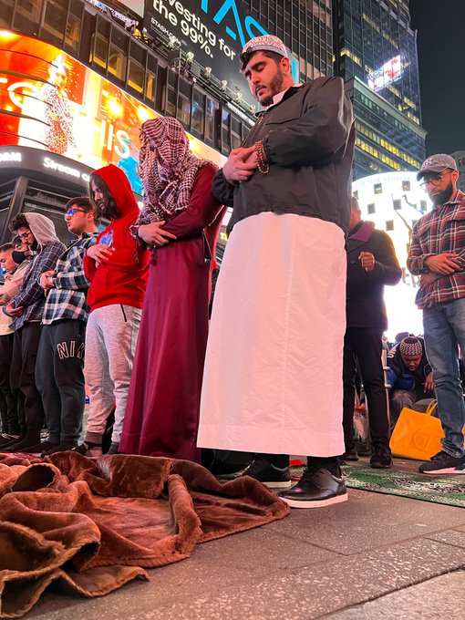 Ramadan Prayers Are Being Performed In Iconic Locations And People Are Loving It HuffPost UK Life