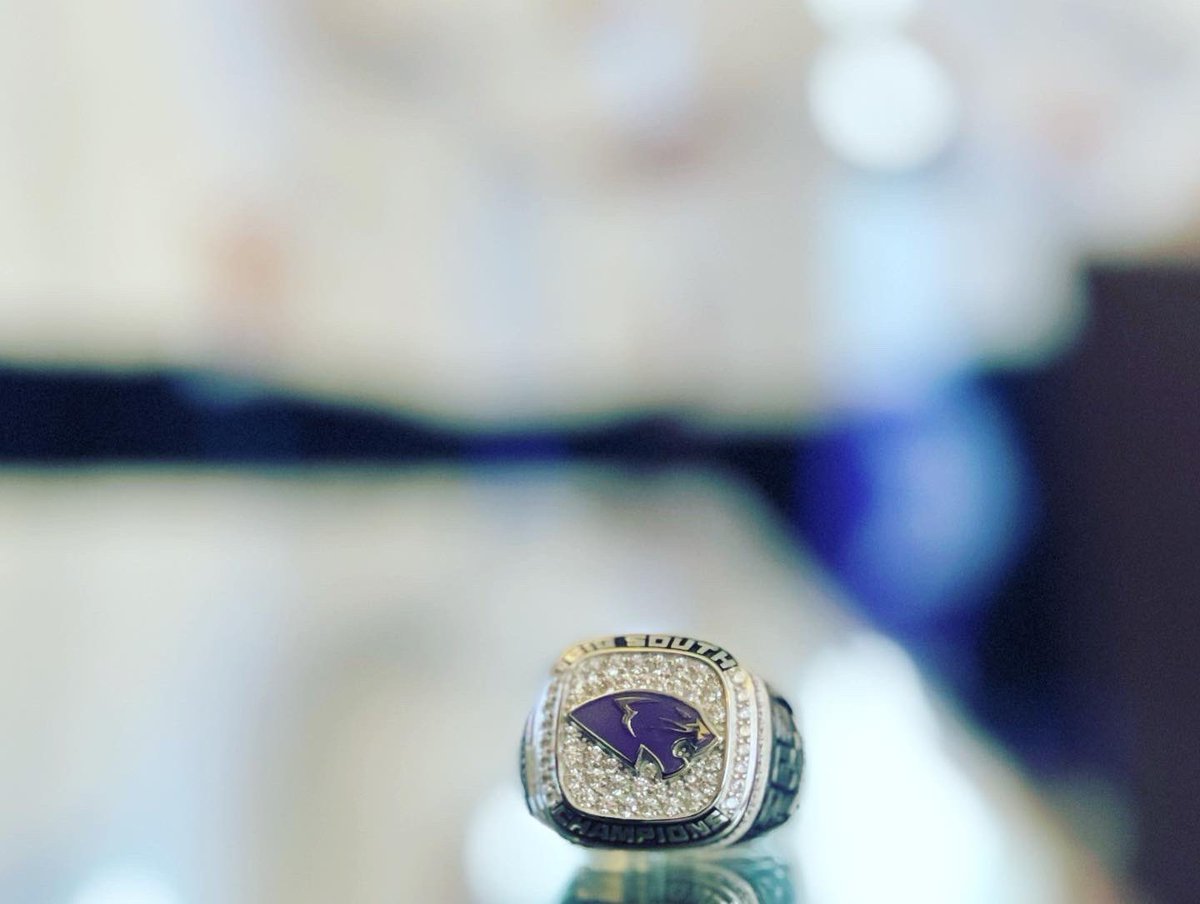 hpu_wsoc's tweet photo. CHAMPS! 

2021 Ring reveal☑️

#RaiseTheBar x #GoHPU https://t.co/qeMnHSINE7