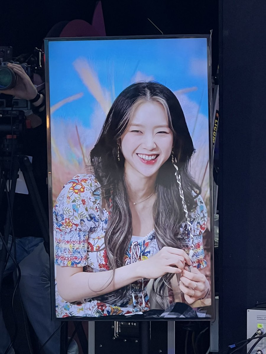 WM_OHMYGIRL's tweet photo. #지호 #생일이지호 #쬬우 #생일축하해
김지호오 생일 축하해애
많이 많이 사랑해
올해는 더 행복하고 건강하쟈아❤️ https://t.co/B9iSriMDkJ
