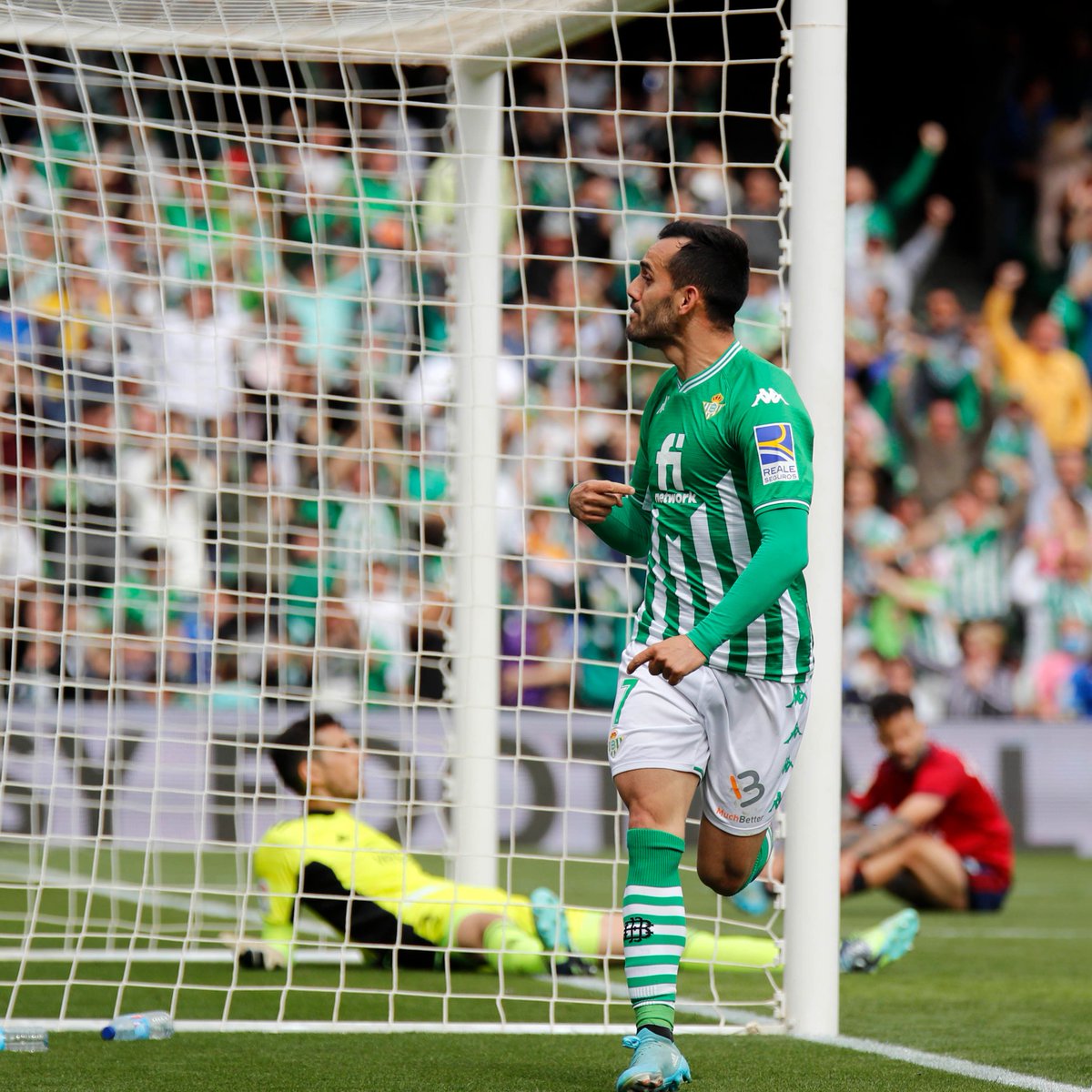 LaLiga's tweet photo. 'O REI' JUAN MIGUEL. 👑
@RealBetis 💚🔝🤍

#RealBetisOsasuna 
#LaLigaSantander https://t.co/9SfJZjgkmZ