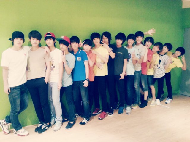 dokyeombliss's tweet photo. THE MELONA ROOM I AM CRYING https://t.co/WLU1qHwNqe