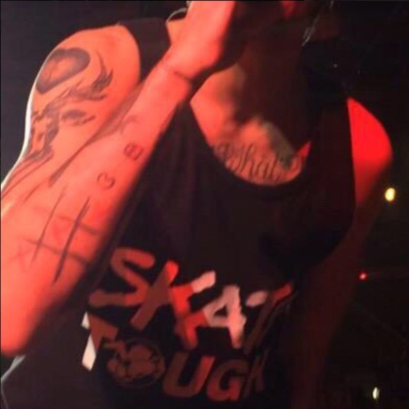 zouiscuddler's tweet photo. #NewProfiIePic skate tough💋💋 https://t.co/MZXtNPRxUo