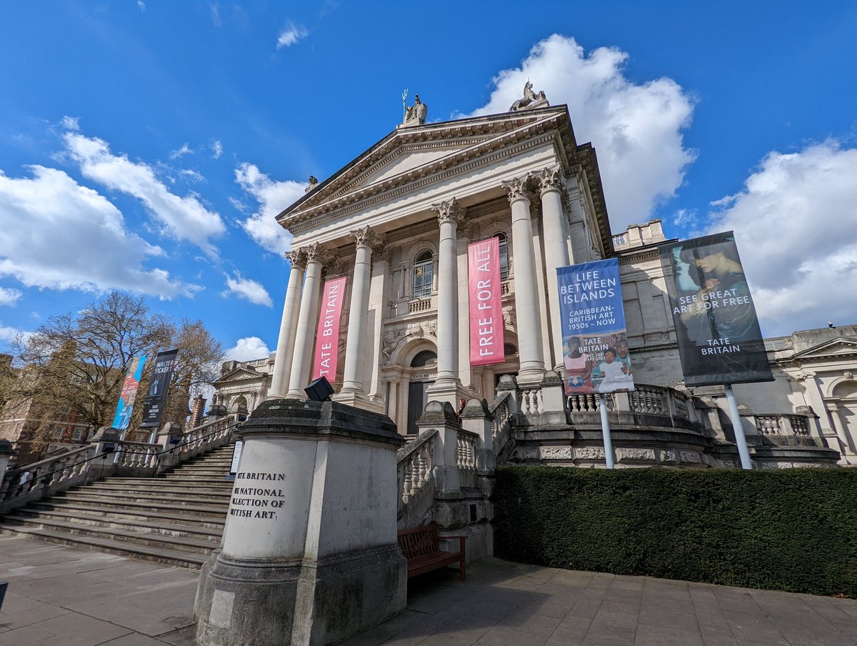I_see_no_spider's tweet photo. Caught 'Life Between Islands: Caribbean-British Art 1950s - now'
#LifeBetweenIslands @Tate #Britain #SundayMorning #SundayVibes #SundayMotivation
As a child born in #London of immigrants - incredibly relatable.
Starting in the room aptly named 'Arrivals'... https://t.co/mn3HQEbNWv