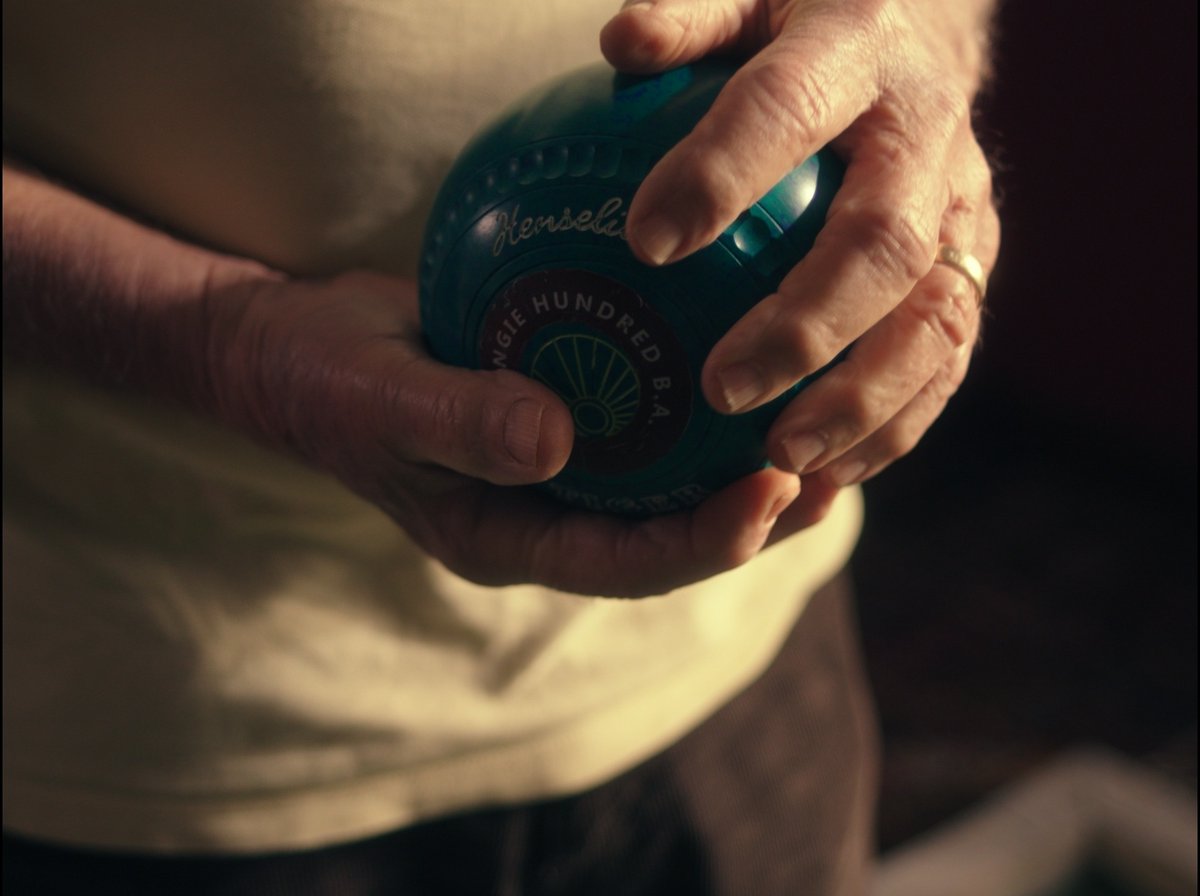 LightsOffOnline's tweet photo. By @jtnfilm
#bowls #fourthree #shortmatman #light #portrait #moment #vignette #shortfilm #colour #colourist https://t.co/Vm5nIFLUl0