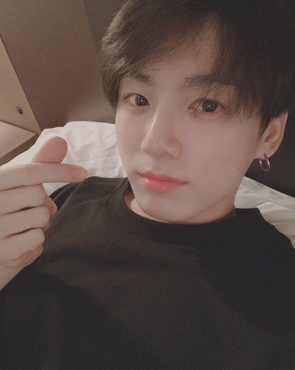0813zip's tweet photo. [#아이유, #방탄소년단  , #정국] https://t.co/cySHv7dyFw