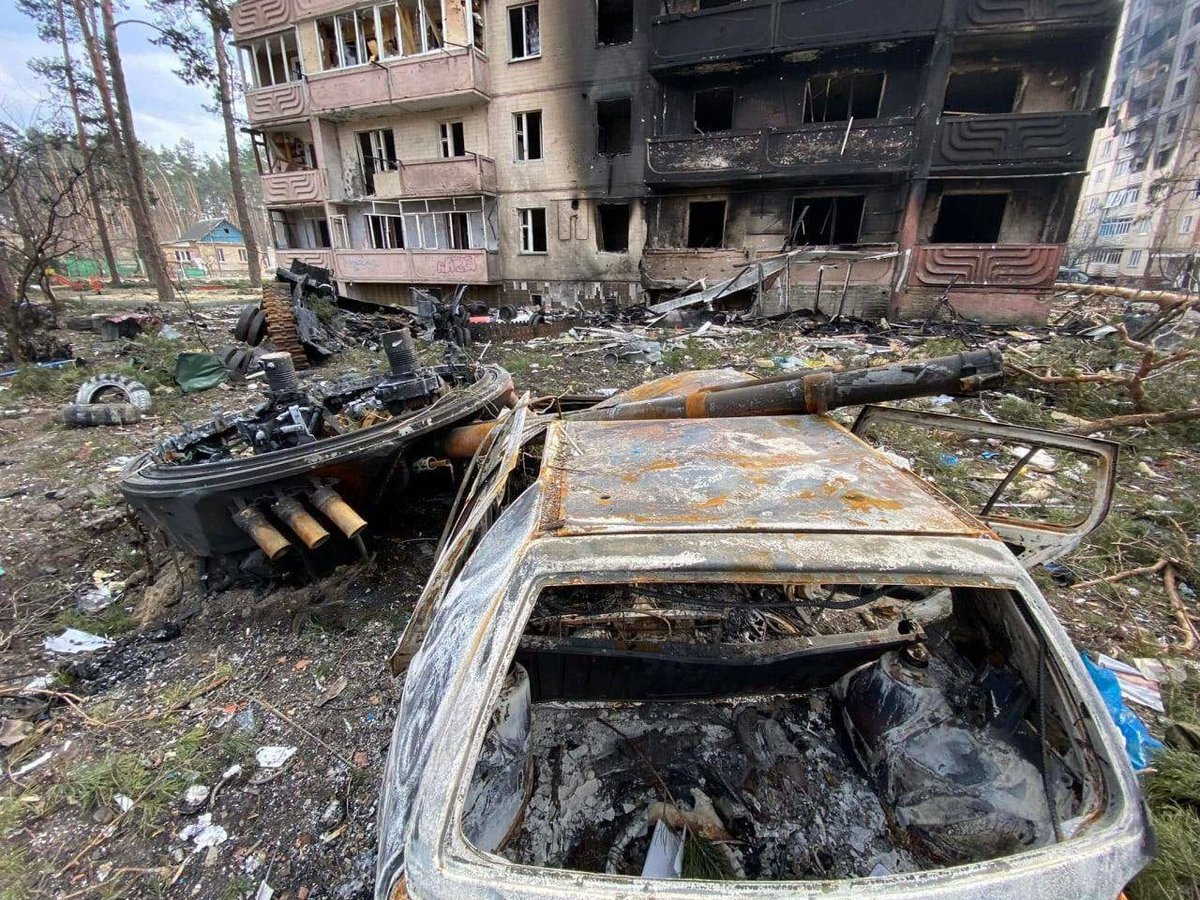 AlexKLP's tweet image. The city of #Irpin, which was recently liberated from the Russian army. That's what they turned a once prosperous city located 5 kilometers from #Kyiv.
#SaveUkraineNow #Ukraine #StopWarInUkraine #StandsWithUkraine #StopPutin #russiawarcrimes