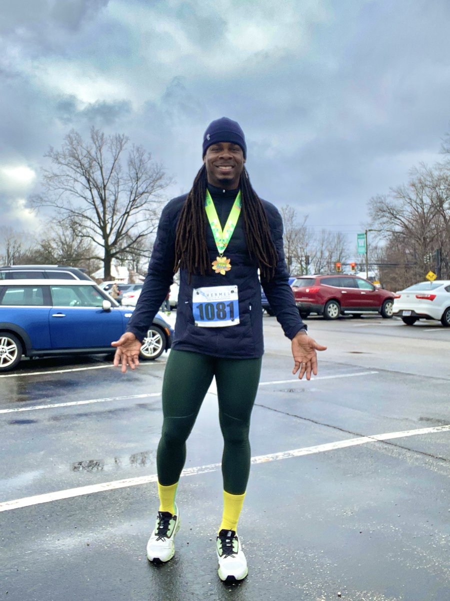 LaRaunClayton's tweet photo. You know the vibe… 35 degrees & Running Hot… @HermesCleveland Spring Fever 4 mile 🔥🥶🏃🏾♂️
Do good, Push harder & Log more miles!
4th race for #2022 down. Next up 5/21-5/22 @clevemarathon weekend, who’s with me?
#WeRunCle #RunCle #blackmenrun #yogiswhorun https://t.co/8gMkhr0gM5