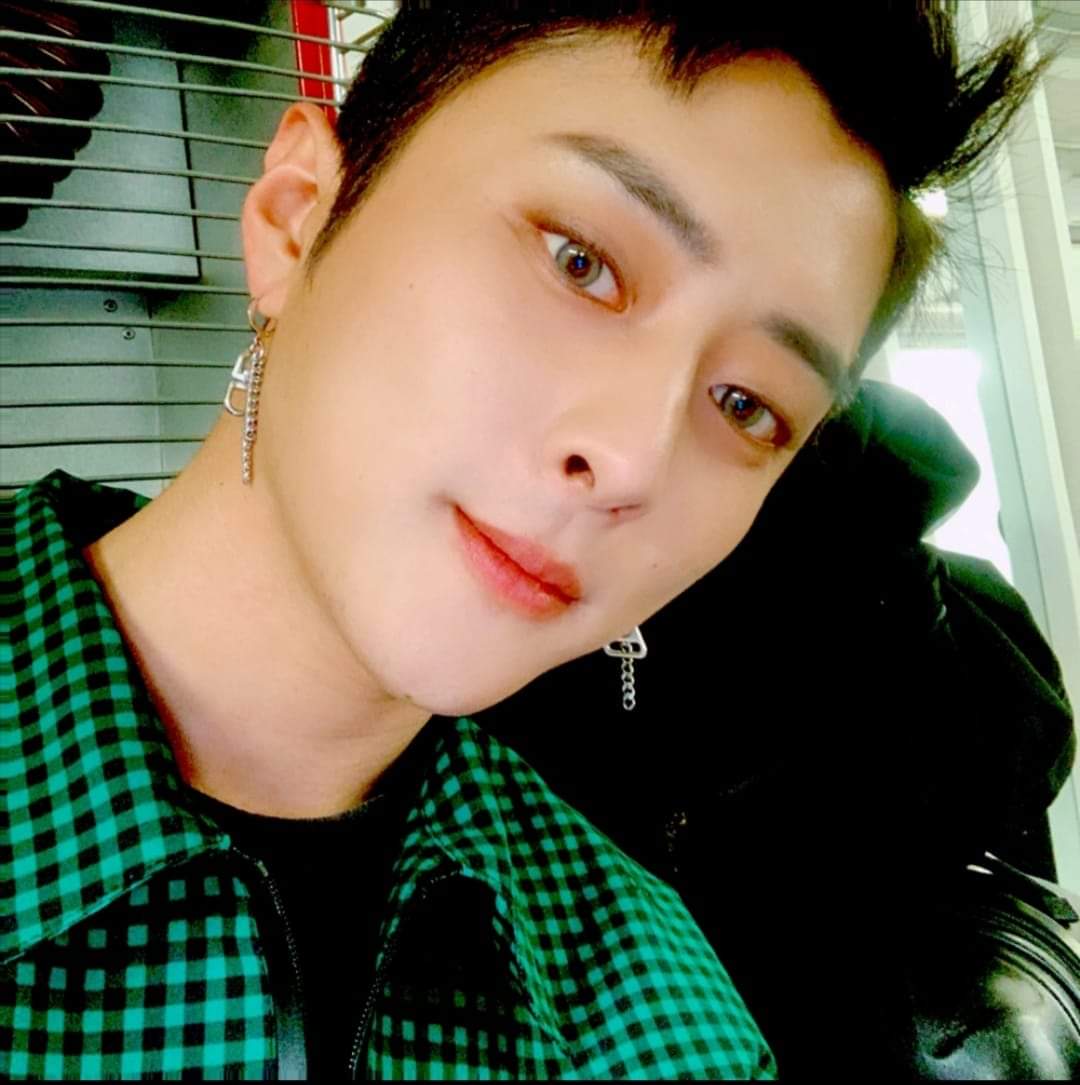 Flor75939832's tweet photo. Oficialmente solo es cuestión de horas para que J. Shep sea liberado de su SM y pueda volver a sus actividades de Idol.
Estoy tan emocionada de tener a KARD OT4 unido de nuevo. 🥺💖
#WelcomebackJSeph
#WelcomeJSeph
#KARD #JSEPH https://t.co/LeOnwAssQW