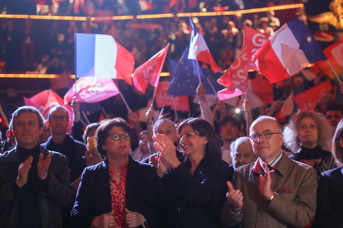 PatrickKanner's tweet photo. + de 2000 personnes et une belle ferveur au Cirque d’hiver pour le meeting d’@Anne_Hidalgo
Le choix est clair: voter Macron, c’est voter à droite. Voter Mélenchon, c’est voter pour une impasse. Voter Hidalgo, c’est voter pour une gauche qui agit pour changer d’avenir #Hidalgo2022 https://t.co/ZdQPOBVTAk