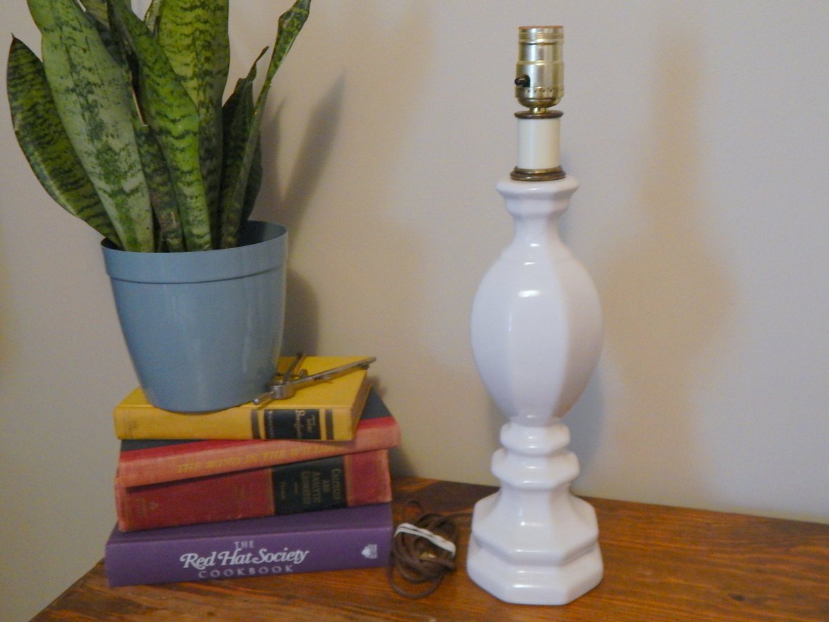 the latest addition to my #etsy shop: White Ceramic Spindle Lamp Vintage etsy.me/3J3njTg #yellow #white #entryway #countryfarmhouse #ceramic #spindlelamp #whitelamp #vintagespindlelamp #whiteceramiclamp