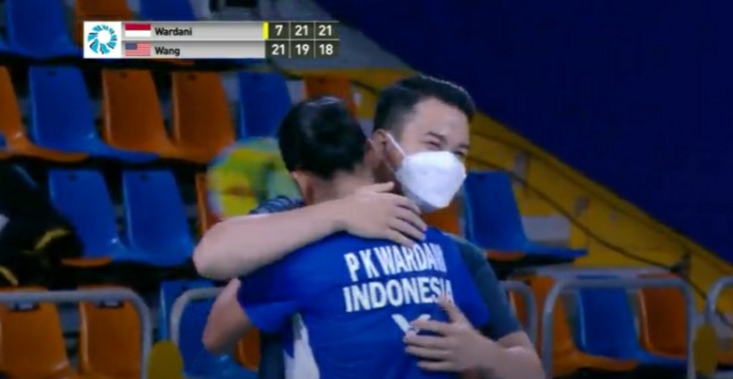 ainurohman's tweet photo. JUARA!!!! 

Selalu suka permainan Putri KW. Teknik, covering area, variasi pukulannya, taktik, adaptasinya..
 
Kalau main lebih bersih dan minim error, pasti Putri KW akan jauh lebih berbahaya.

Pelan2 dulu matang di level tengah, setelah itu melesat ke atas!

#OrleansMasters2022 https://t.co/uGJVpe1Dus