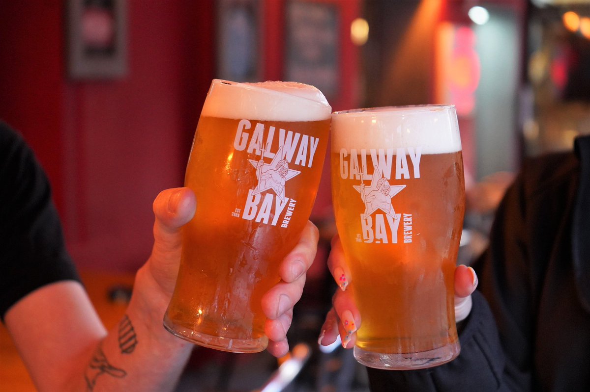 BarRuaDublin's tweet photo. Cheers to Sunday pints @galwaybeer 🍻

#beer #craftbeer #irishcraftbeer #craftnotcrap #craftbeerlover #cheers #drinkcraft #craftbrew #beertime #supportlocal #irishbars #dublinbars #dublin2 #dublincitycentre #graftonstreet #stephensgreen #barrua #galwaybaybrewery https://t.co/LIAK29IGj9