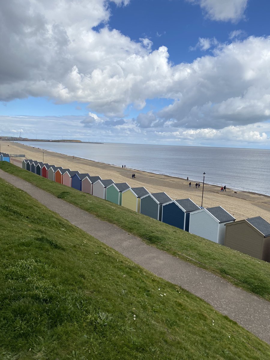 Lovley morning walk along the beach 🌊 #norfolk #gorleston #beach #beachhuts #dog #frenchie #frenchbullsog