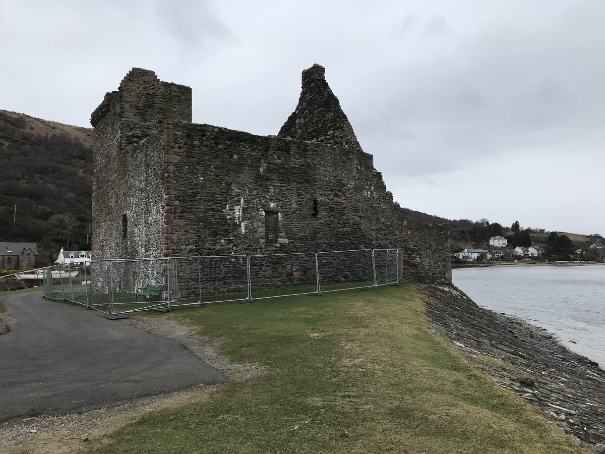 Scottskee's tweet photo. #monumentmonitor #lochranza https://t.co/PgkJY07f9t