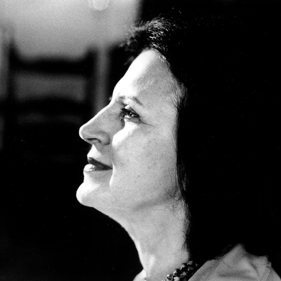 imoreirasalles's tweet photo. Uma das maiores escritoras do Brasil e voz contundente contra a censura, Lygia Fagundes Telles morreu neste domingo, aos 98 anos, deixando um legado de admiráveis contos e romances e uma contribuição inestimável à cultura brasileira. https://t.co/OBjWmcq0gd