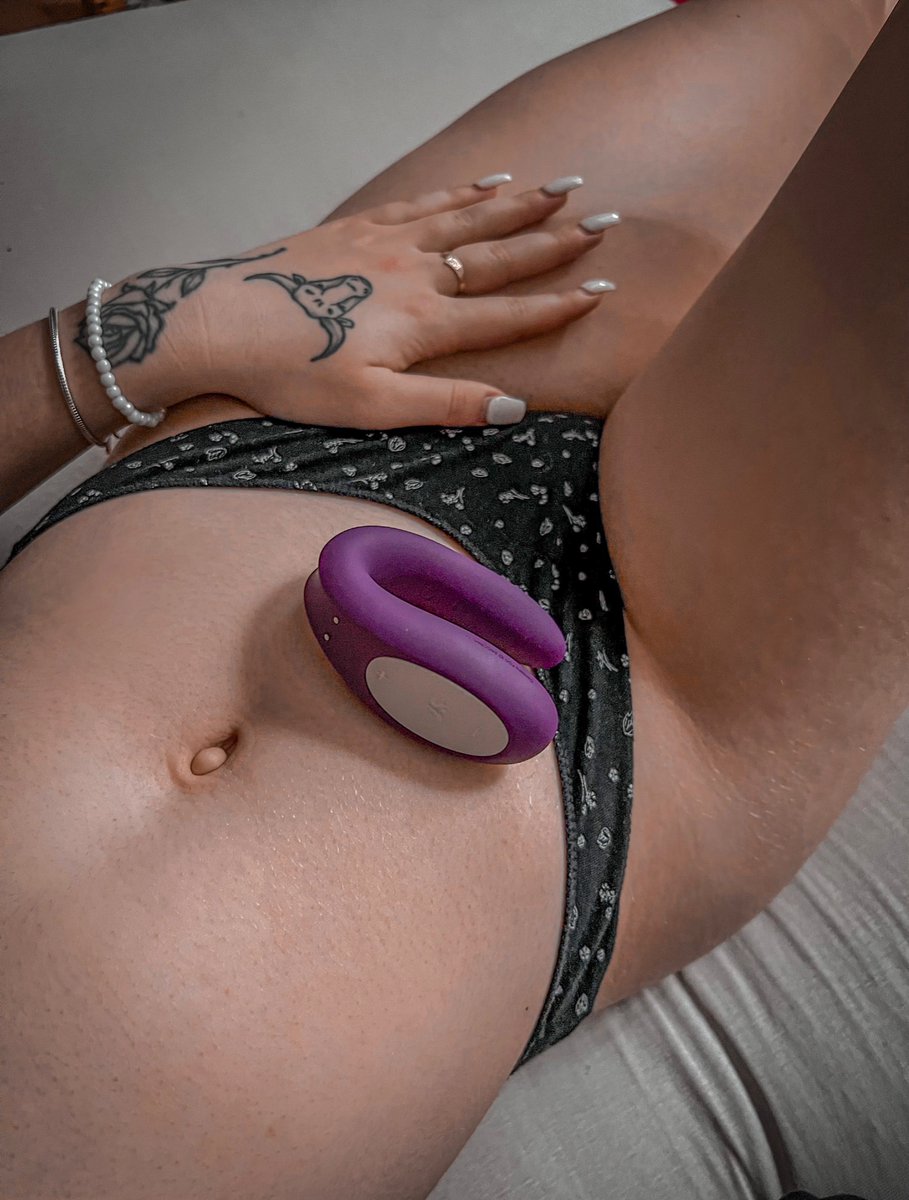 Melany09999's tweet photo. @OnlyFansPromos 
Just got myself nice toy, wanna see more?🥵
https://t.co/84xd0rTzly https://t.co/Rny8KIhZI0