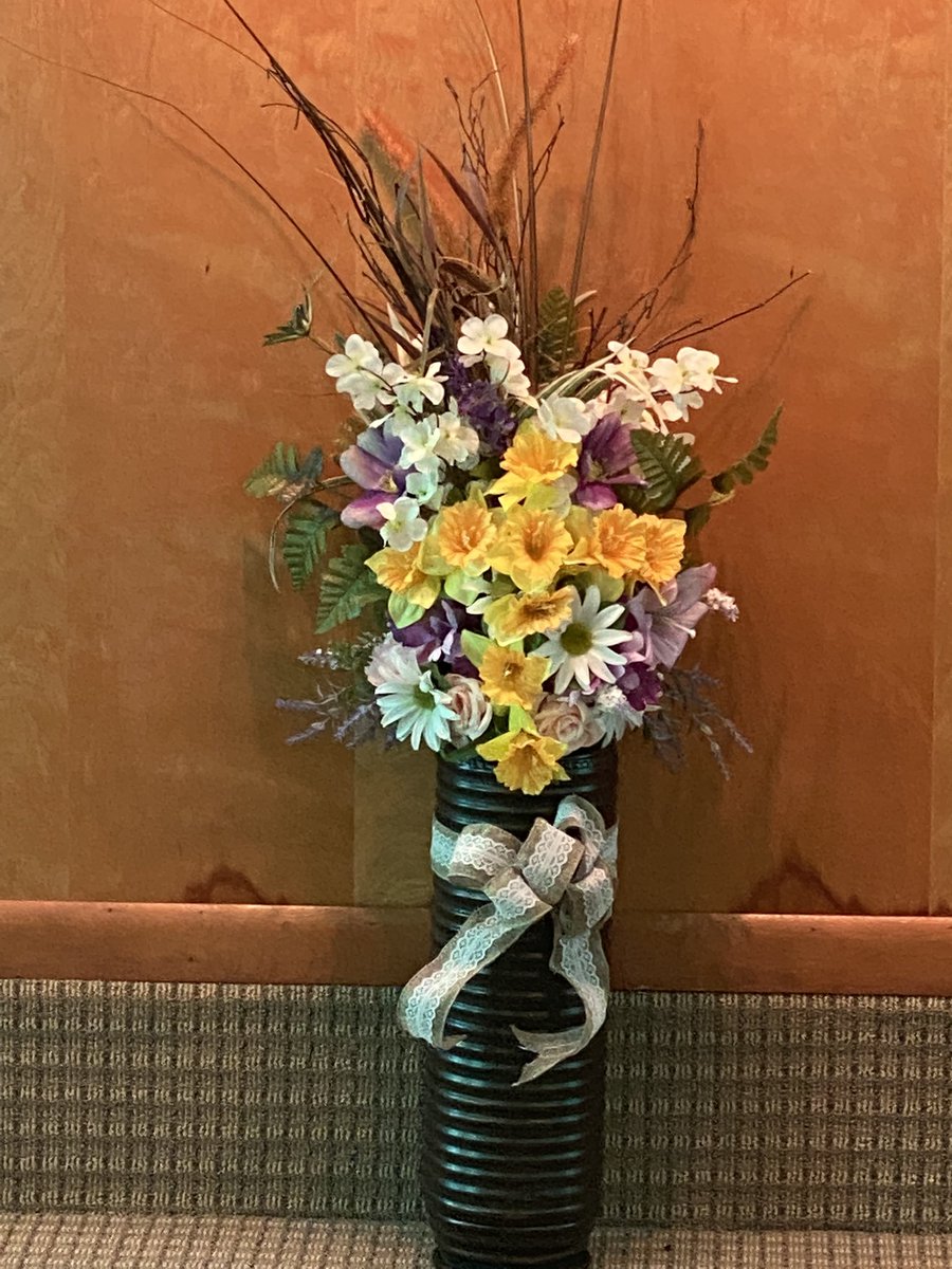 ShiningLightMS's tweet photo. Love our new church flowers. See the Cross? https://t.co/Jrco0PyLPJ