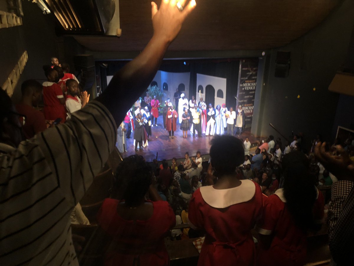 KikomekoPuto's tweet photo. What amazing show …thanks to @YenzeTheatre @PabloKimuli and every one #merchantsofvenice #theatre https://t.co/oGmMv9qhX0