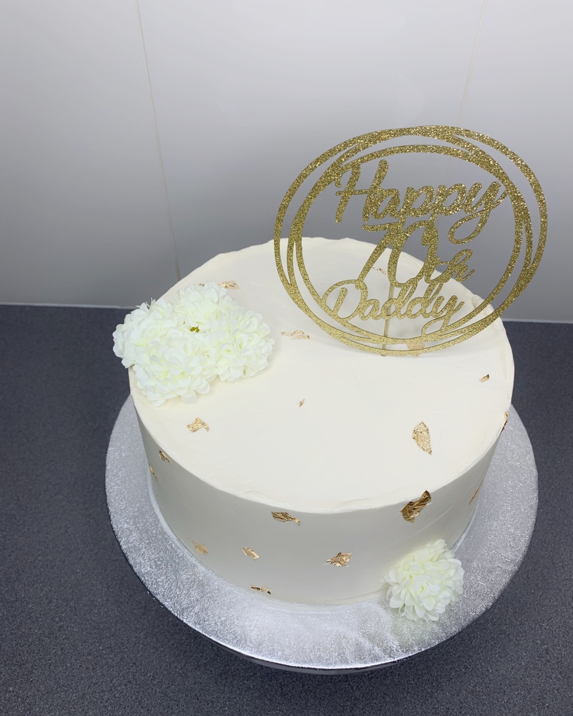 LuchiBakes's tweet photo. Send us a DM to order @luchibakes @smallbizsatuk #LuchiBakes #Quarantine #Baking #business #cake #SmallBizSatUK #shoplocal #supportsmallbusiness #BLM https://t.co/CJmEMYZ4qX