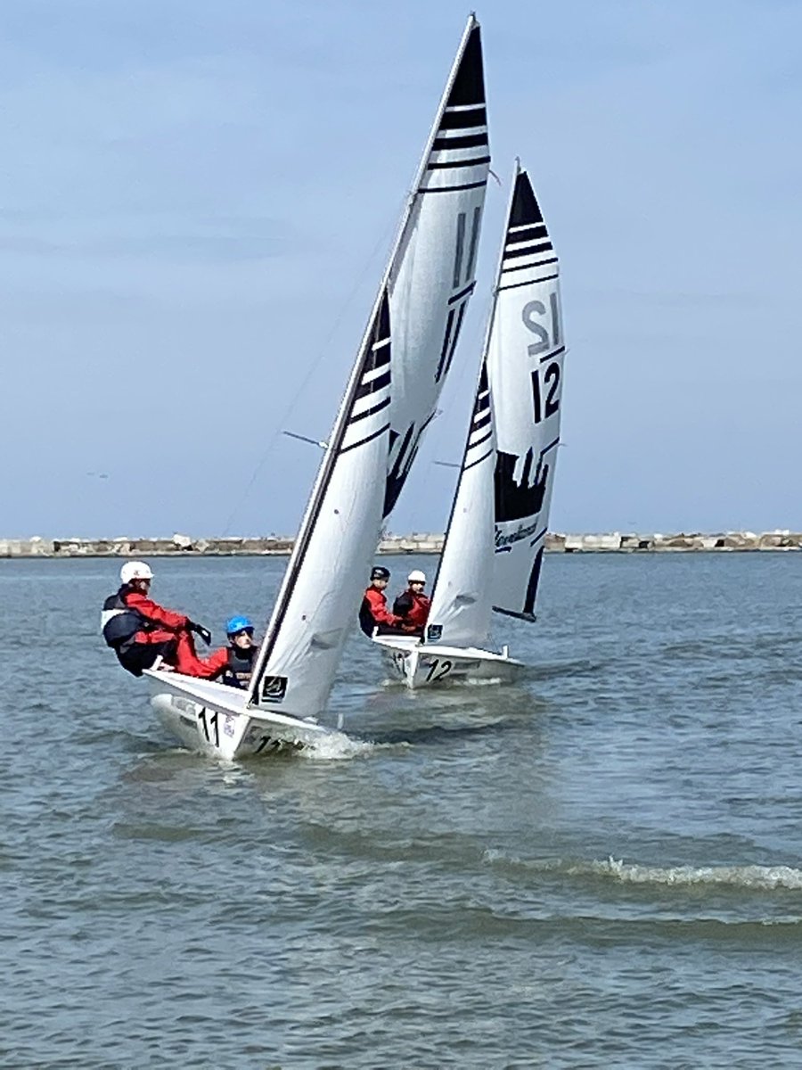 Edsmen sail in the Foundry pick up regatta in 40° temps. 4th place finish. Keyser ‘22, Movius ‘23, Crane ‘25, Callahan ‘25 #edsup <a href="/sehsathletics/">St. Edward Athletics</a> <a href="/Foundry216/">THE FOUNDRY CLE</a>