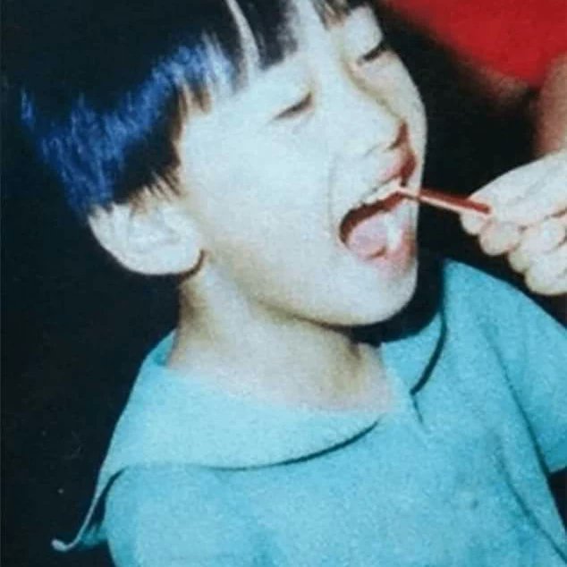 AllRiseGreen2's tweet photo. Happy Birthday🎂🎂🎂
My Lovely .My Angel💙
I hope you always and Happy.Forever Saranghae 🙆🏻😘💙

#HappyEunhyukDay https://t.co/2LJl4QUoli