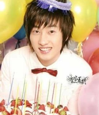 AllRiseGreen2's tweet photo. Happy Birthday🎂🎂🎂
My Lovely .My Angel💙
I hope you always and Happy.Forever Saranghae 🙆🏻😘💙

#HappyEunhyukDay https://t.co/2LJl4QUoli