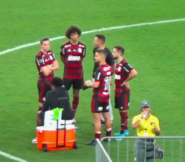 cassiowander's tweet photo. @familia93801030 @Yago_Martins23 @PaparazzoRN Olha parte do problema reunido https://t.co/P4MUWc4eAU