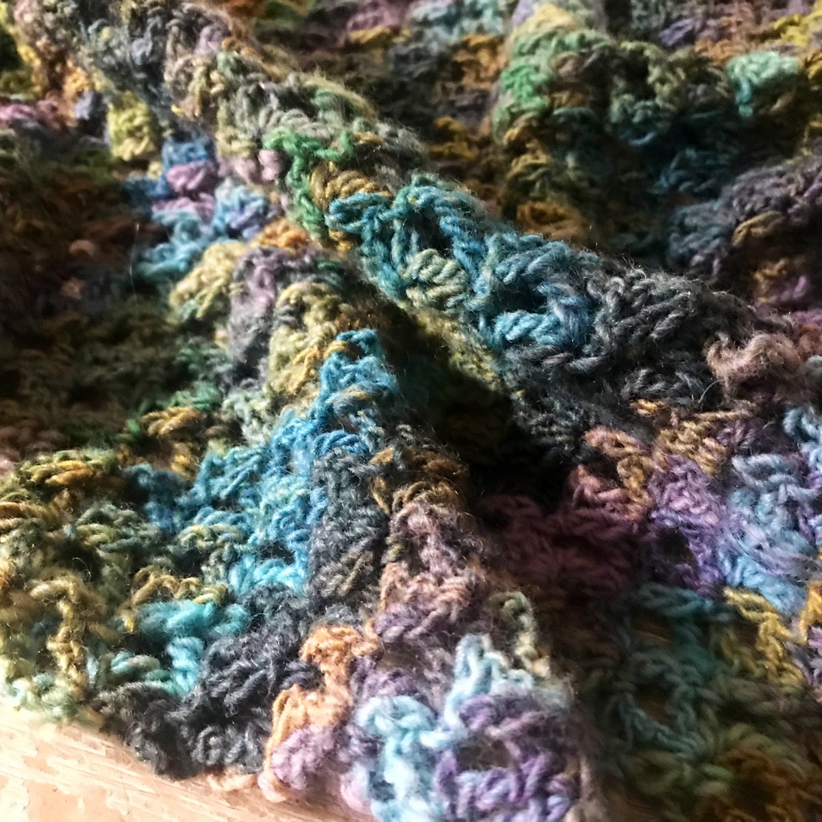 realityglimpses's tweet photo. Dzień 2.
#chusta #triangleScarf #vintagePeachStitch #crochetTeam #yarnstoriesbe https://t.co/z7E1Rw40qB