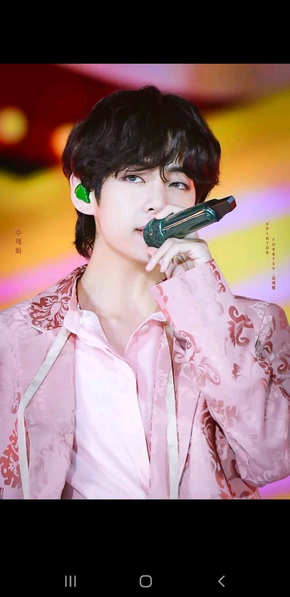 Mano30294523's tweet photo. We love you💜💜💜 #BTSCOMETOPAKISTAN #BTSV #BTS_TWT #BTSCONCERT #wepurpleyou #WELOVEYOU_BTS @MisshJelly @Sibgajutt4 @Iman13837329 @Mano30294523 @btsfanboy649 @MalikMaveya @EzzaBatool2 https://t.co/E9DQYIcoba