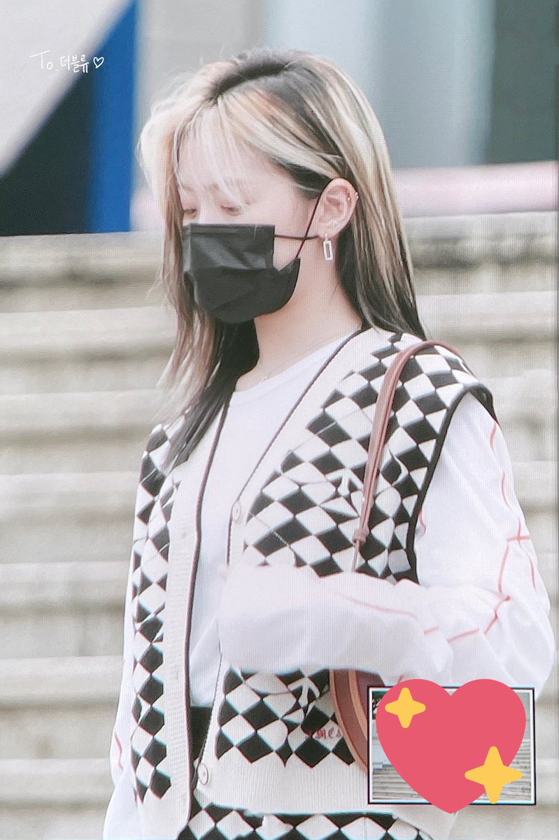 SHINRJLOOKS's tweet photo. #RYUJIN #류진 https://t.co/PihypyvSxw