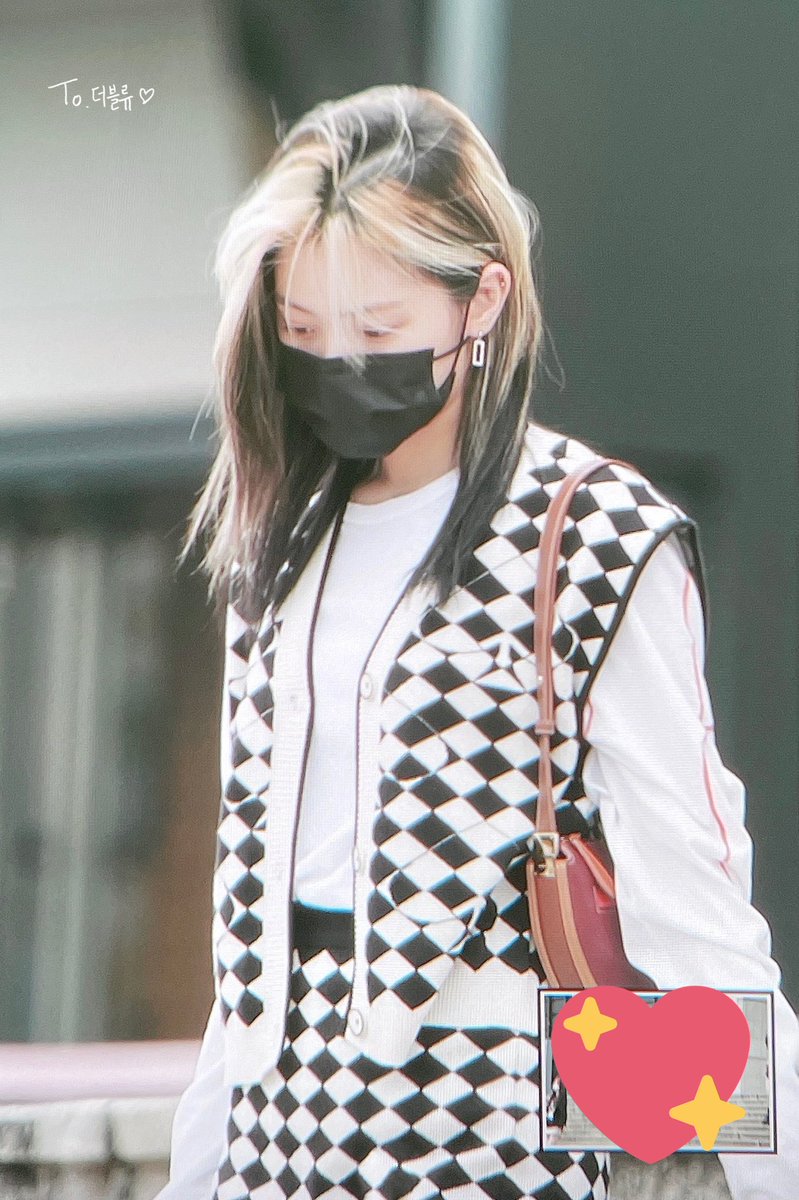 SHINRJLOOKS's tweet photo. #RYUJIN #류진 https://t.co/PihypyvSxw