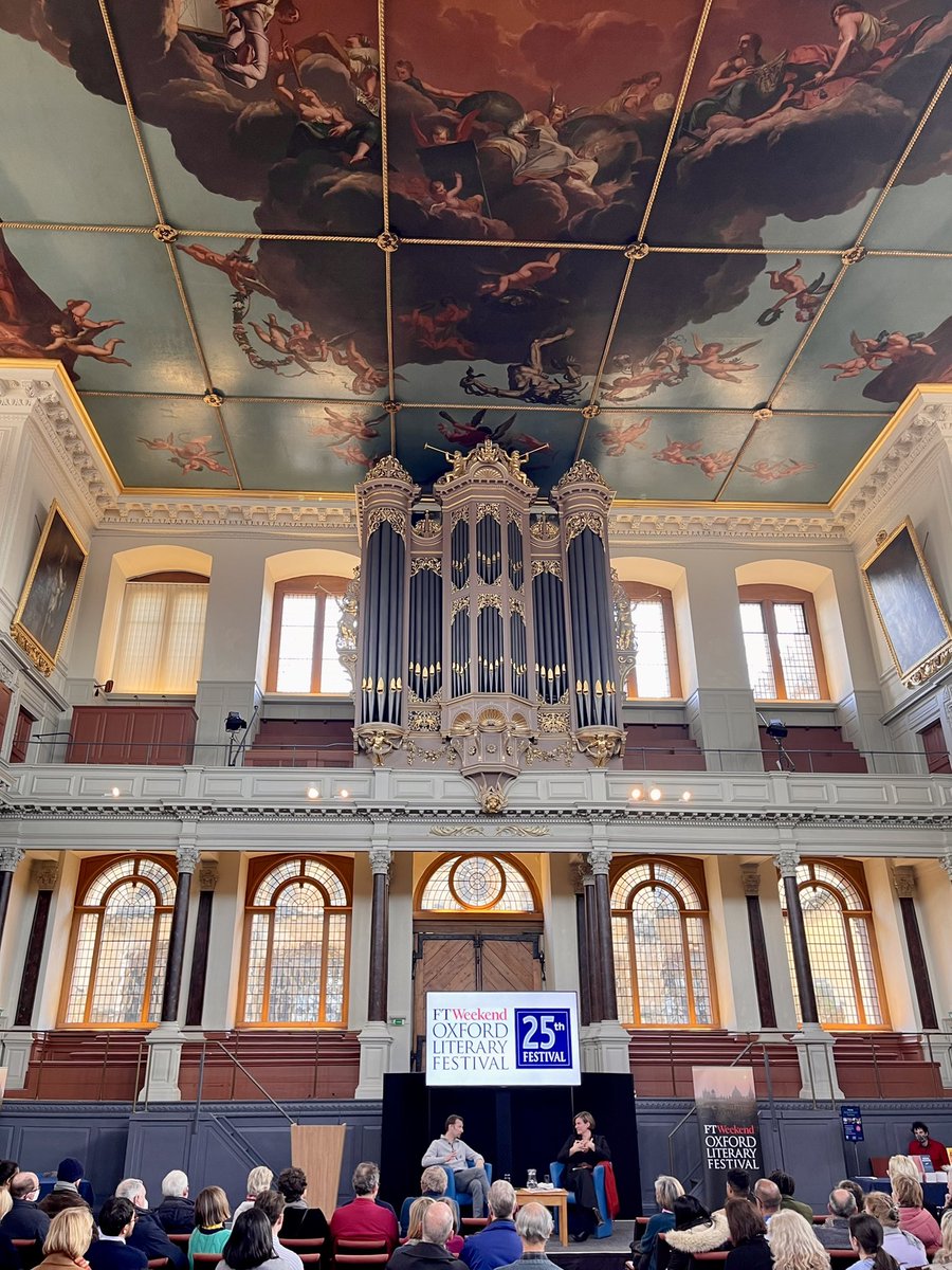 DaphniePierre_'s tweet photo. Wrapping up a great work trip in Oxford and had the pleasure of exploring the city and catching bits of the @oxfordlitfest at the stunning @SheldonianOxUni. A highlight was hearing @MazzucatoM speak about her new book - how to solve global challenges by restructuring capitalism. https://t.co/QjQrPTcKzQ