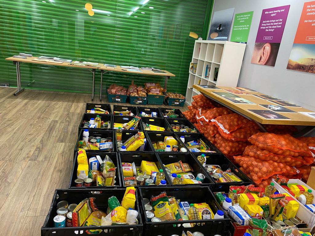 DILuton's tweet photo. Ramadhan has started and our team have worked tirelessly to ensure that those most in need in our town have the support they need. Culturally appropriate food packs available at our Centre.
Monday -Saturday. 10am-5pm. https://t.co/qQcRfAmbUB