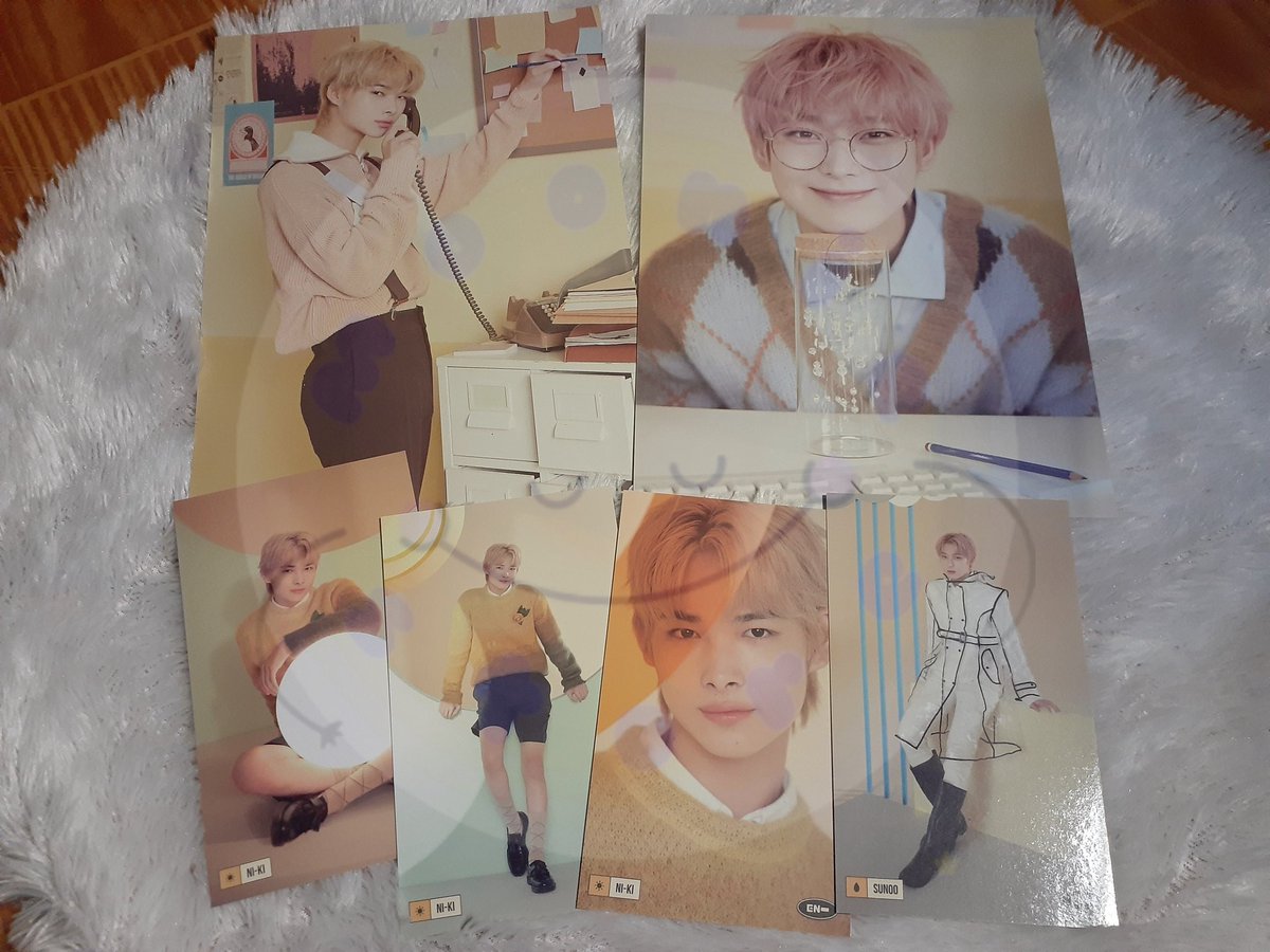 mooniestore_'s tweet photo. 🍭 seasons greetings enhypen 2022 (desk calendar, minpos, digcode, sunki , + outbox)

~ good condition
~ calendar baru dibuka plastik aja
~ 85k https://t.co/miyT01C0Yw