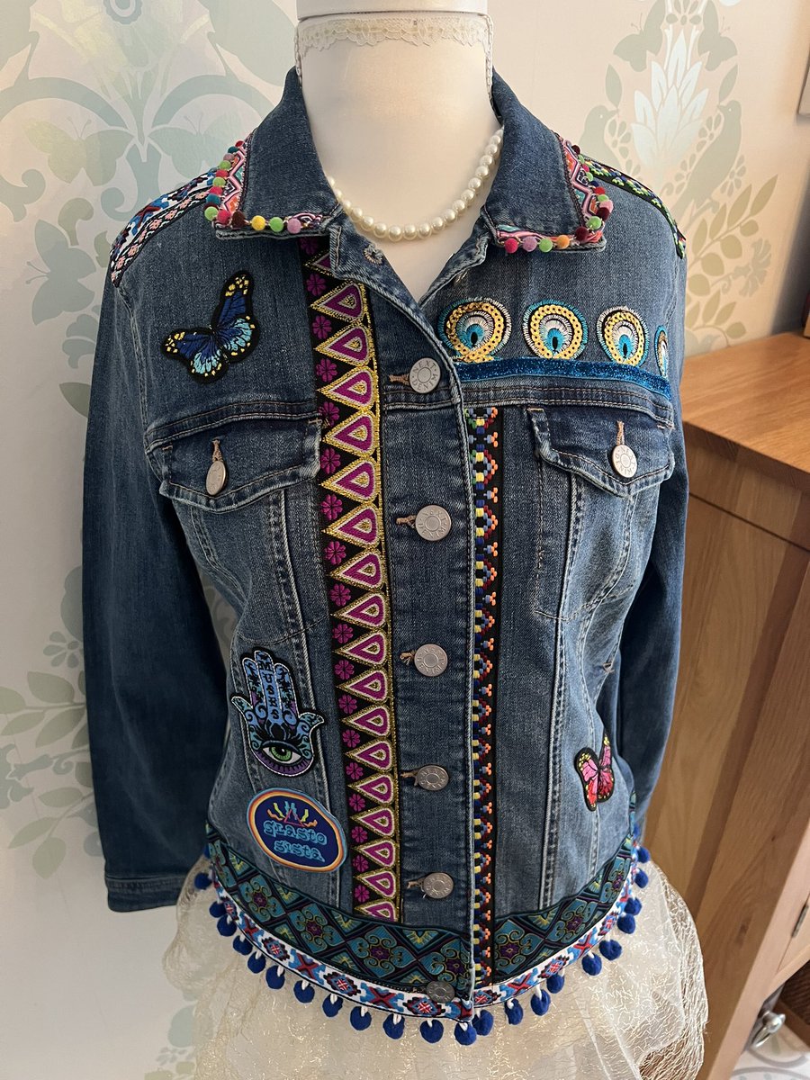 Glastosista's tweet image. Another bespoke unique design - it’s more like art! 😆 #festivaljacket #denimjacket #Glastonbury2022 £75 + P&amp;amp;P for April. All sewn not glued!! Beautiful designs for beautiful days 💚