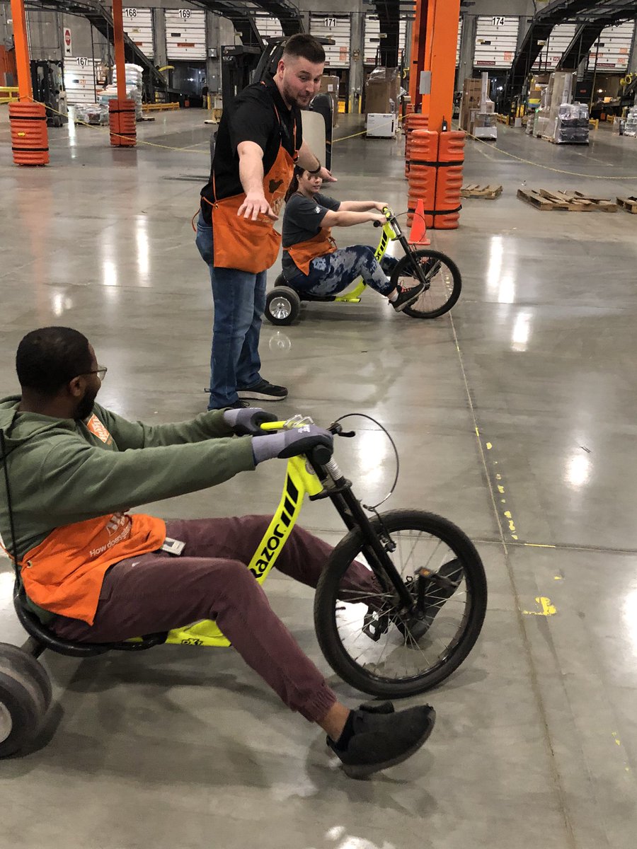 JohnLangenderf2's tweet photo. SUNDAY FUN DAY!!!! Key 3 outbound drift trike races!! What a great time with my work family!! @THDjweidner @rdc5120 @SpottsCarl @THDChrisOrsini @AlexaKennedyTHD @AlexTHD5120 @logansahadiTHD @jdesant12 @lmachenthd https://t.co/Y6bPWukK7G