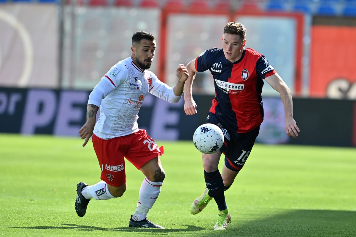 ACPerugiaCalcio's tweet photo. 📸| #CrotonePerugia in 4 scatti
#forzagrifo @Lega_B #CROPER
(foto #LaPresse vietata riproduzione) https://t.co/7vvcAUNMwH