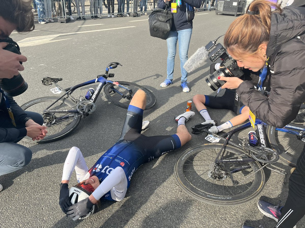 lauramtaberner's tweet photo. #RondevanVlanderen #Flanders22 #RVVWomen @Movistar_Team https://t.co/RBXZuCY82d